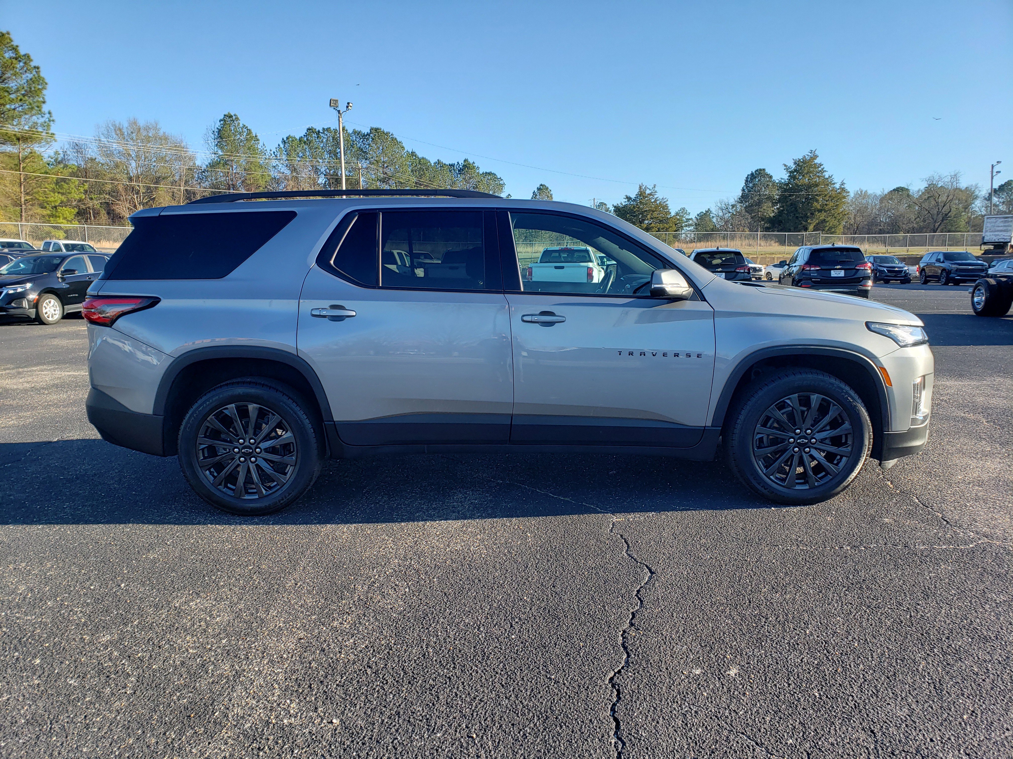Used 2023 Chevrolet Traverse RS w/ LPO, Floor Liner Package image 5