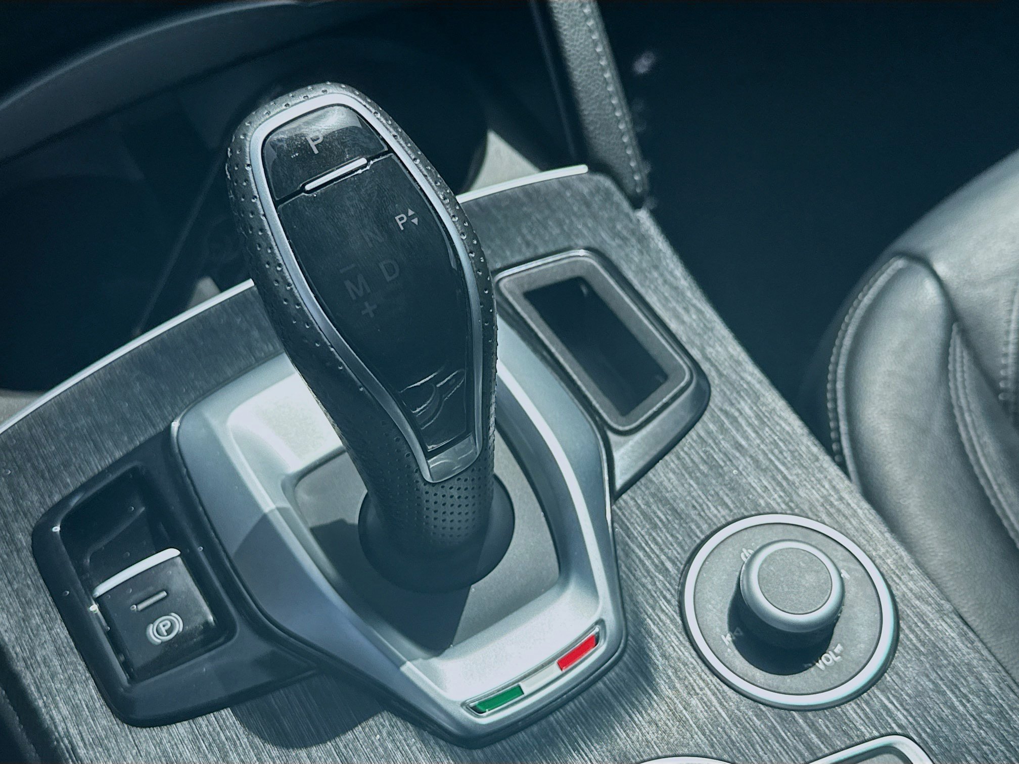 Used 2023 Alfa Romeo Stelvio Sprint RWD image 13