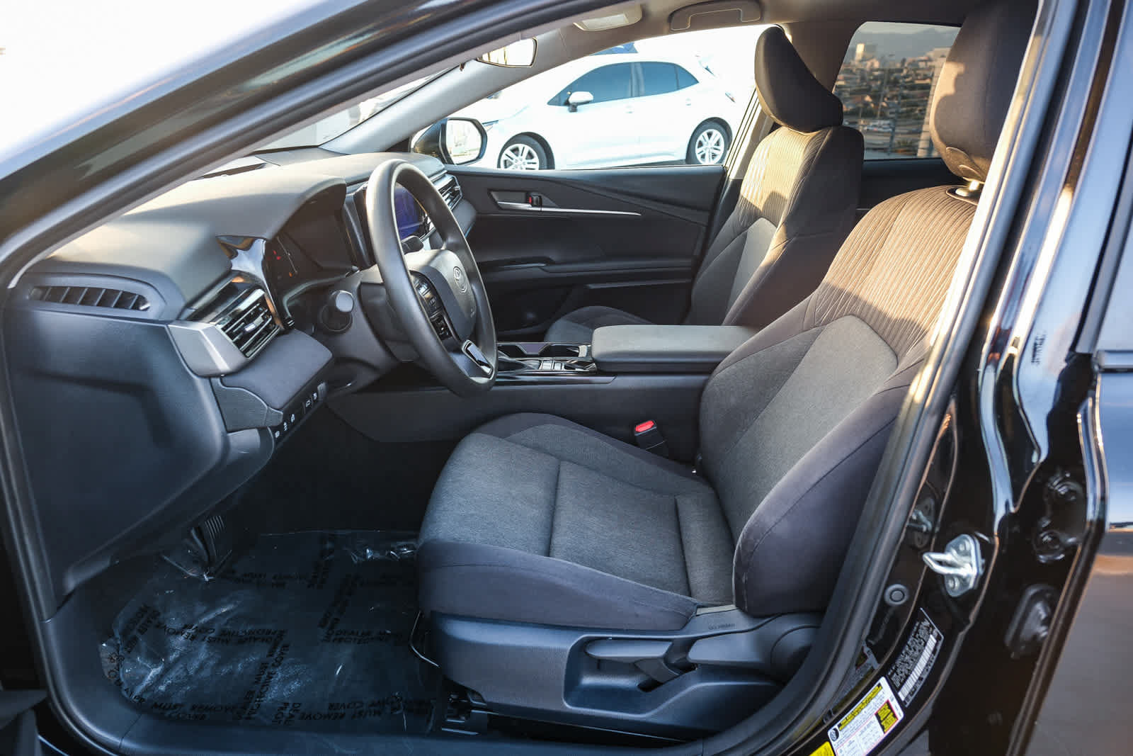 Used 2025 Toyota Camry LE FWD image 15