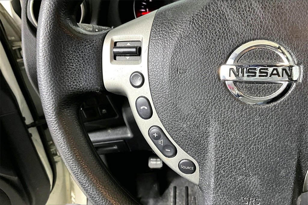 Used 2013 Nissan Rogue SV w/ Premium Pkg image 14