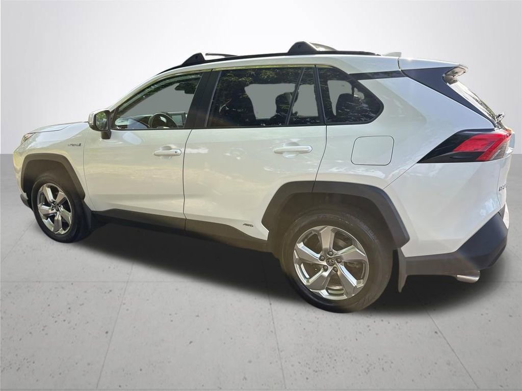 Used 2021 Toyota RAV4 XLE Premium AWD/4WD image 8