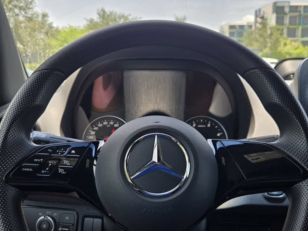 Used 2025 Mercedes-Benz Sprinter 2500 image 24