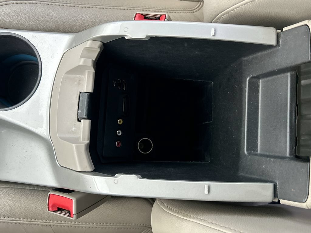 Used 2015 Ford C-MAX Energi SEL w/ Equipment Group 301A FWD image 23