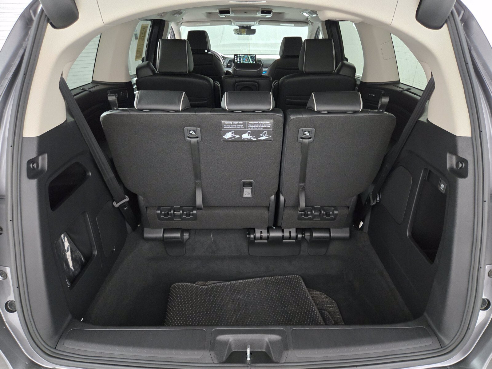 Used 2026 Honda Odyssey Elite image 17