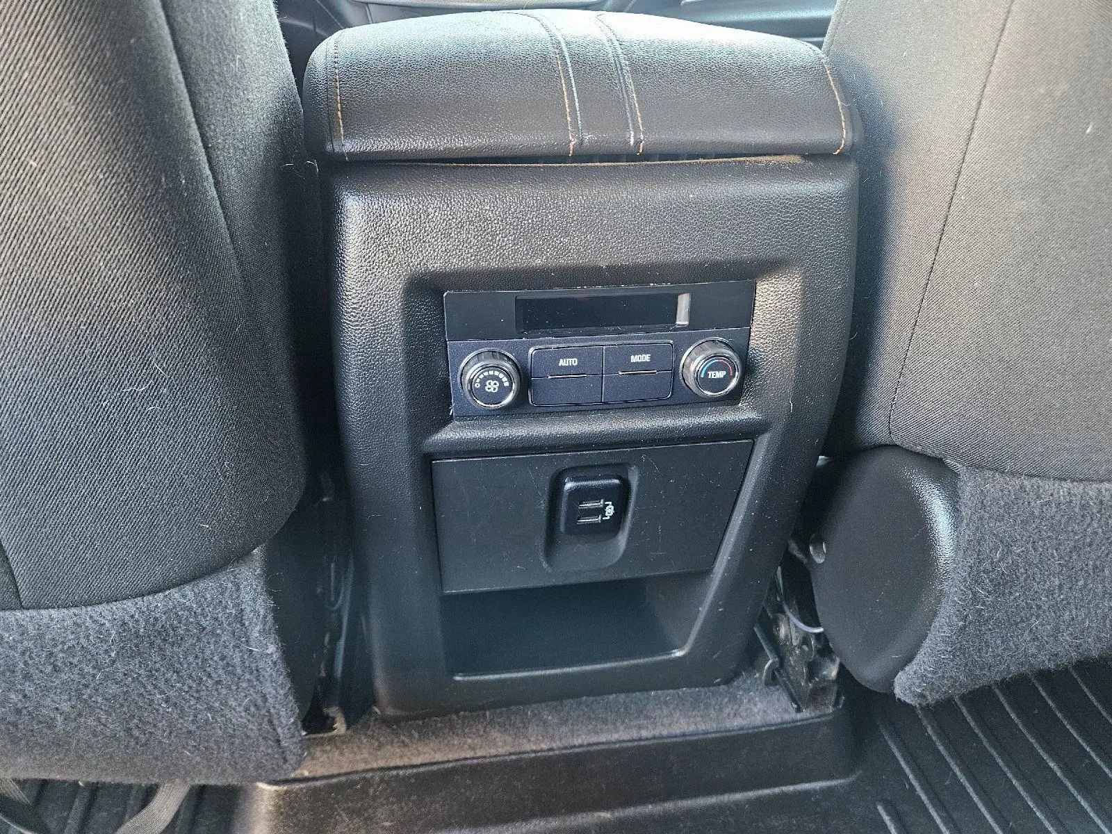 Used 2018 Chevrolet Traverse LT image 16