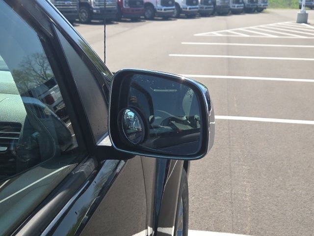 Used 2019 Nissan Frontier SL RWD image 6