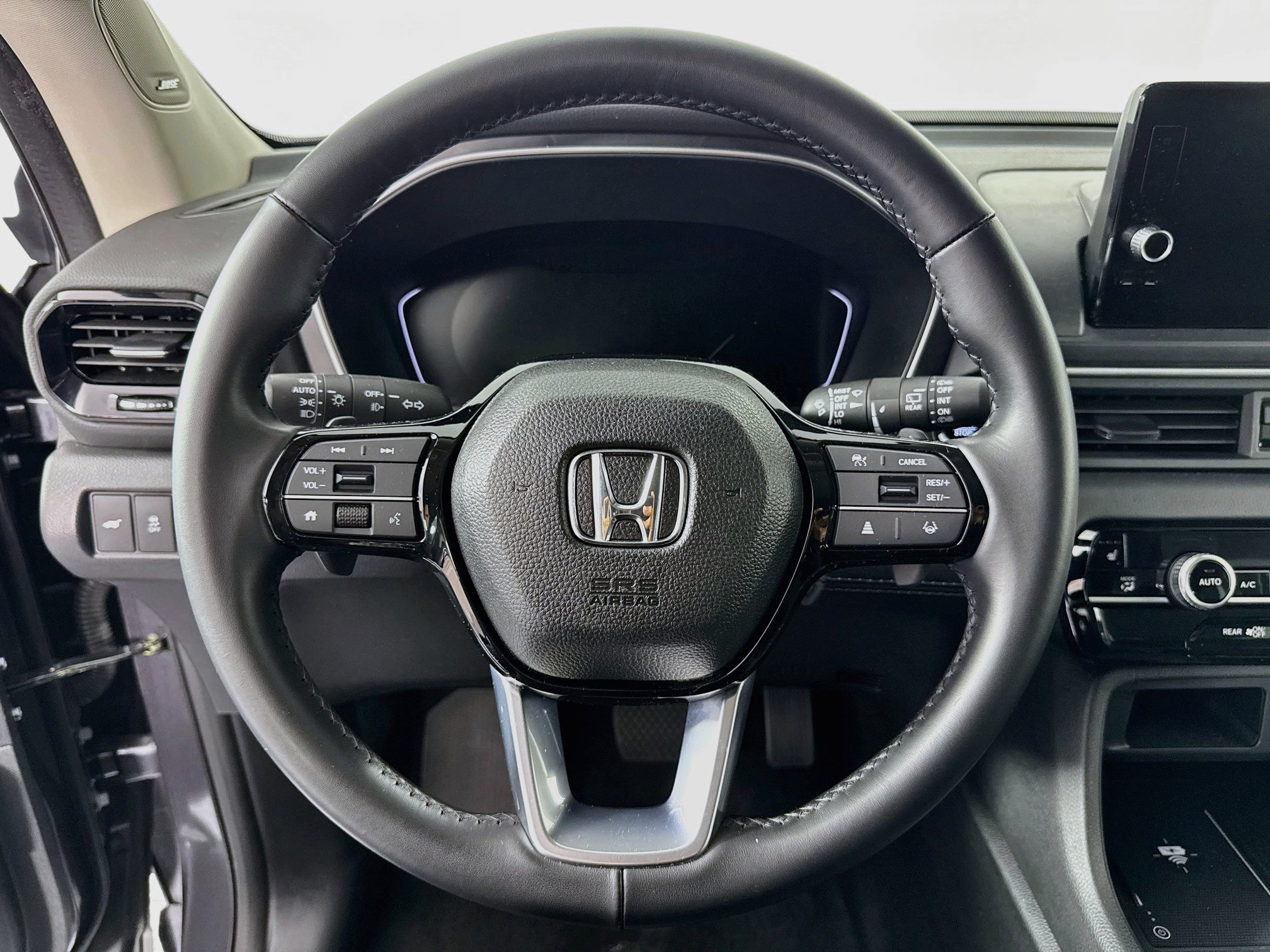 Certified 2023 Honda Pilot Touring image 11
