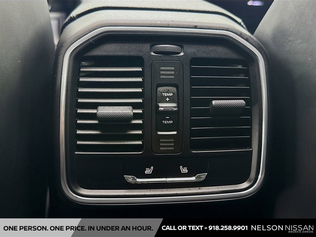 Used 2020 Porsche Macan image 27