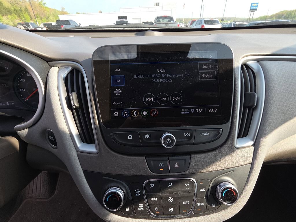 Used 2025 Chevrolet Malibu LT FWD image 10