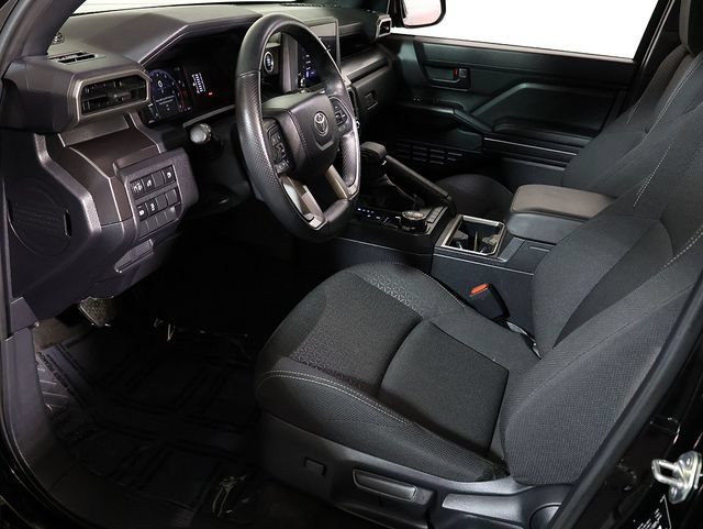 Used 2025 Toyota 4Runner SR5 AWD/4WD image 12