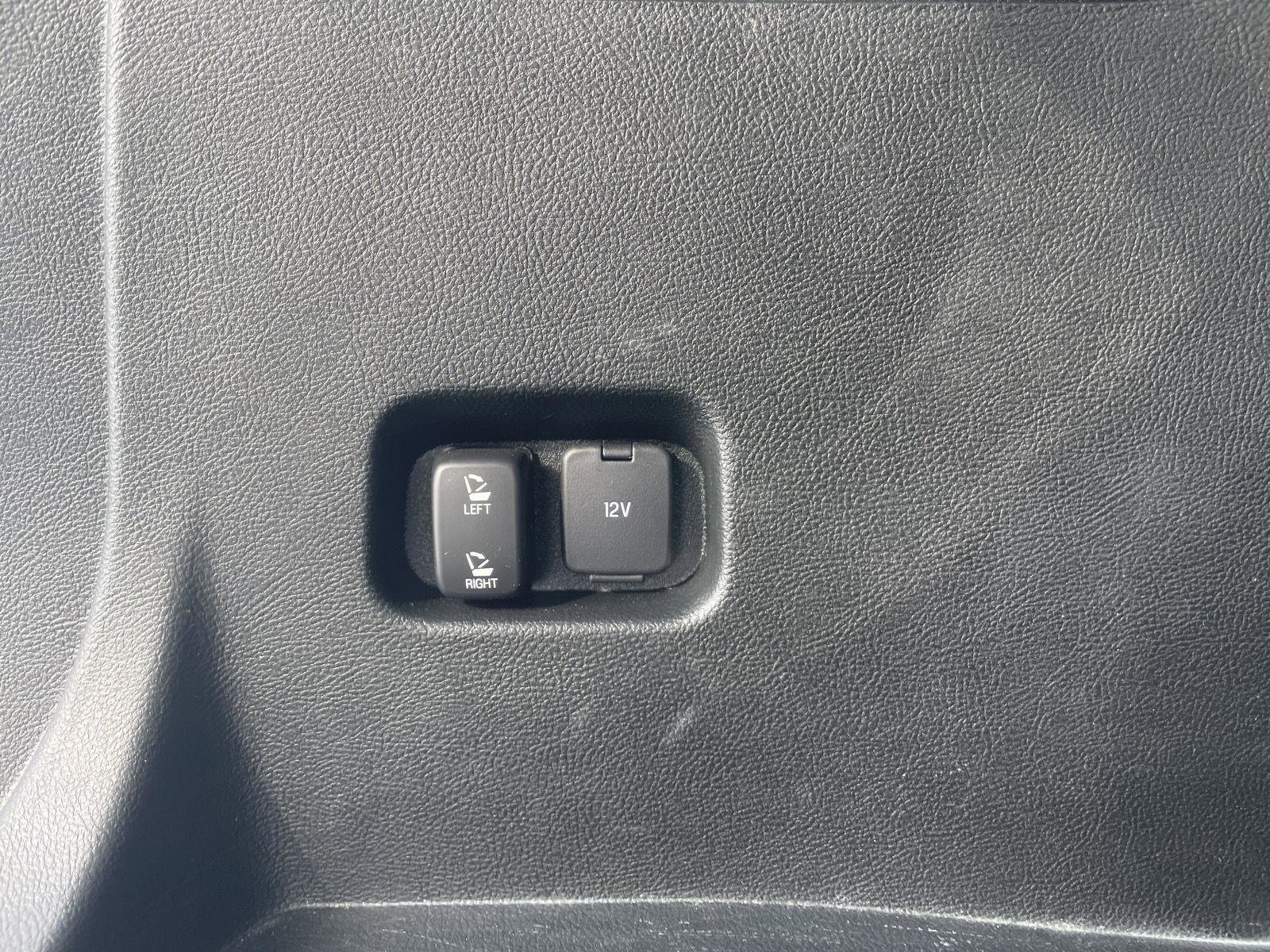 Used 2022 Ford Edge SEL w/ Convenience Package image 24