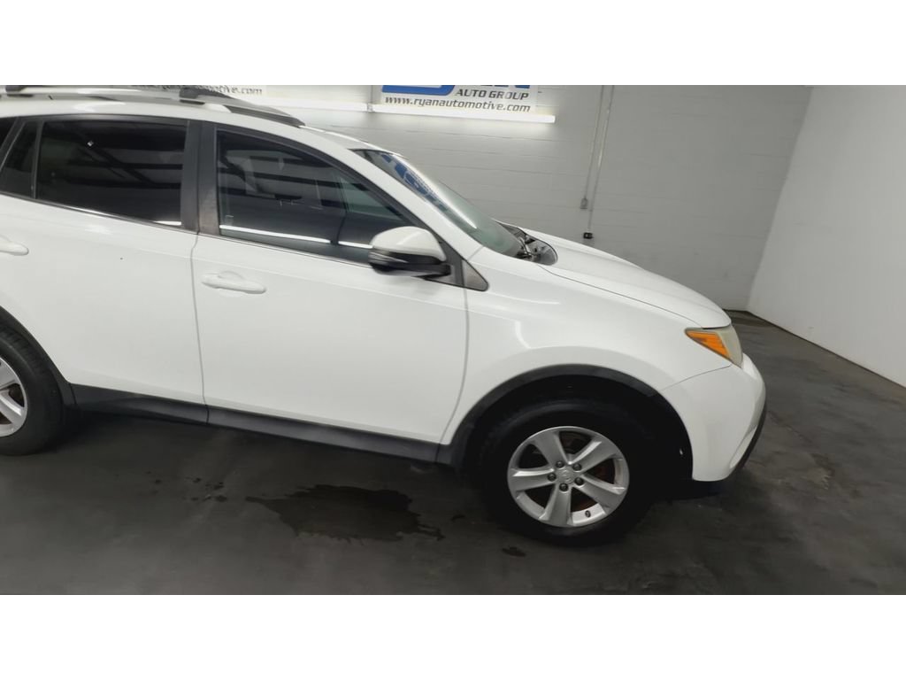 Used 2013 Toyota RAV4 XLE FWD image 2