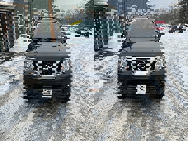 Used 2017 Nissan Frontier PRO-4X w/ Pro-4x Luxury Package image 4