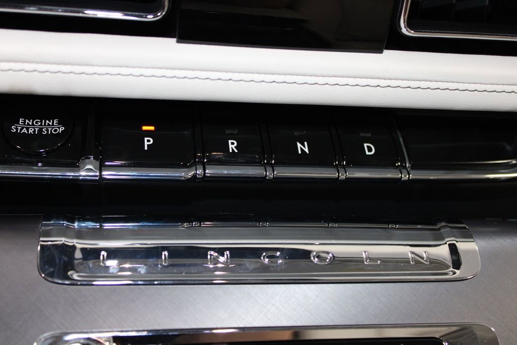 New 2025 Lincoln Aviator 2WD w/ Equipment Group 101A image 48