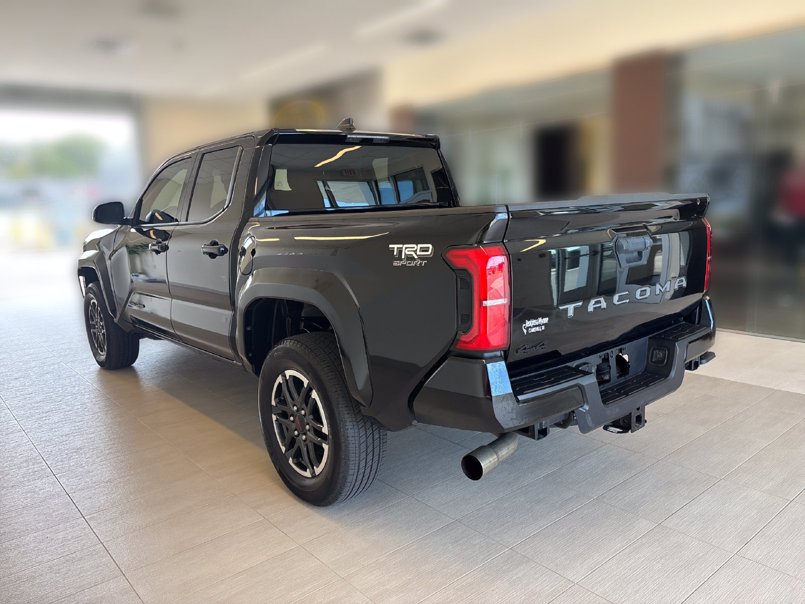 Used 2025 Toyota Tacoma TRD Sport AWD/4WD image 3