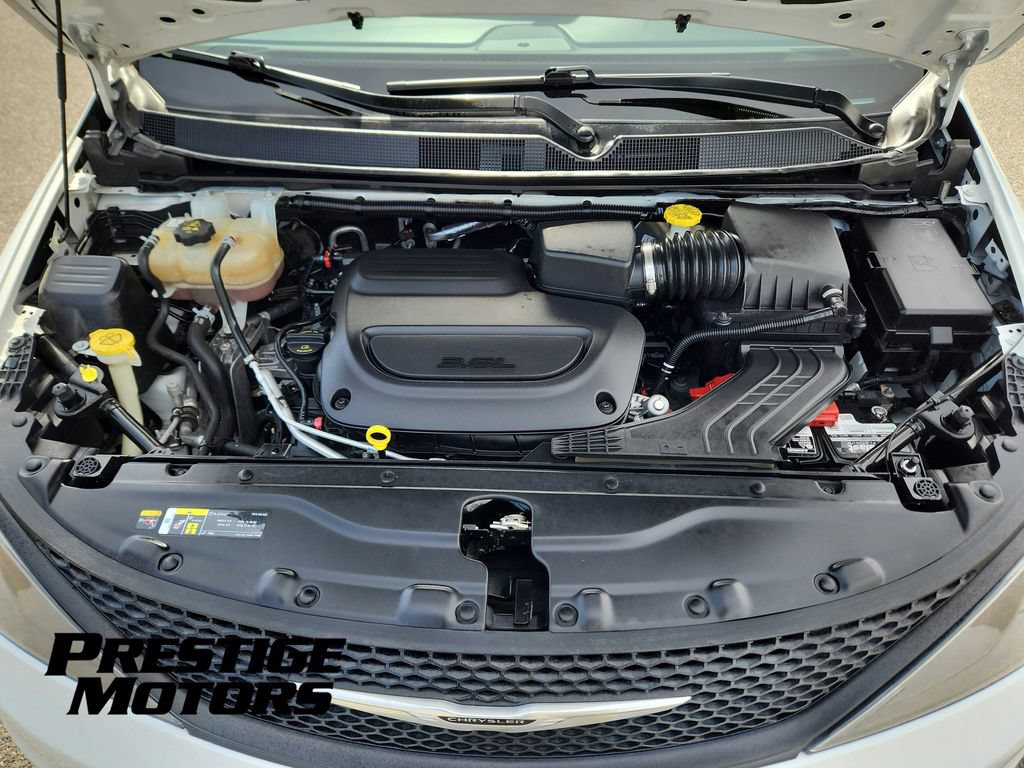 Used 2022 Chrysler Voyager LX FWD image 35
