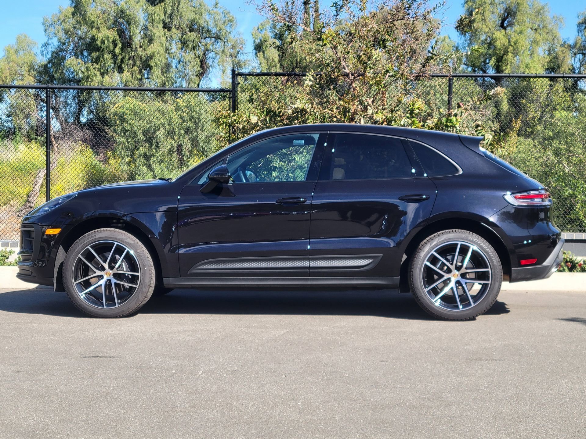 Used 2026 Porsche Macan image 2