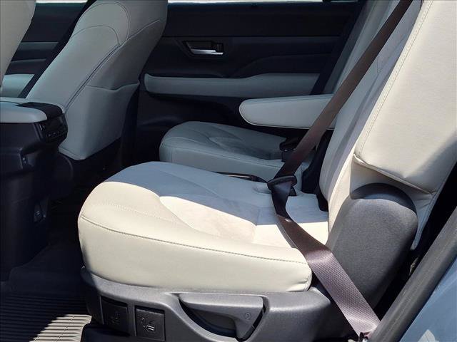 Certified 2026 Toyota Grand Highlander AWD Hybrid image 11