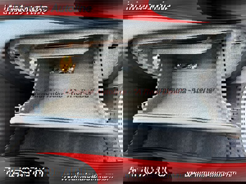 Used 2004 Jaguar XJ8 image 35