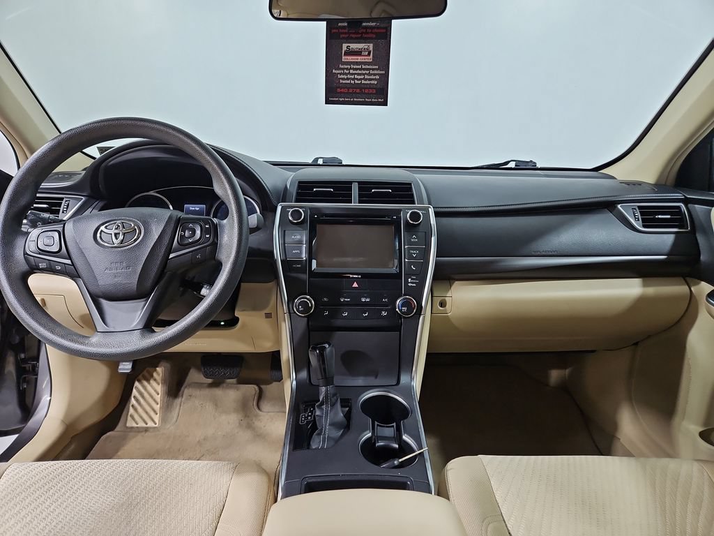 Used 2016 Toyota Camry LE FWD image 18