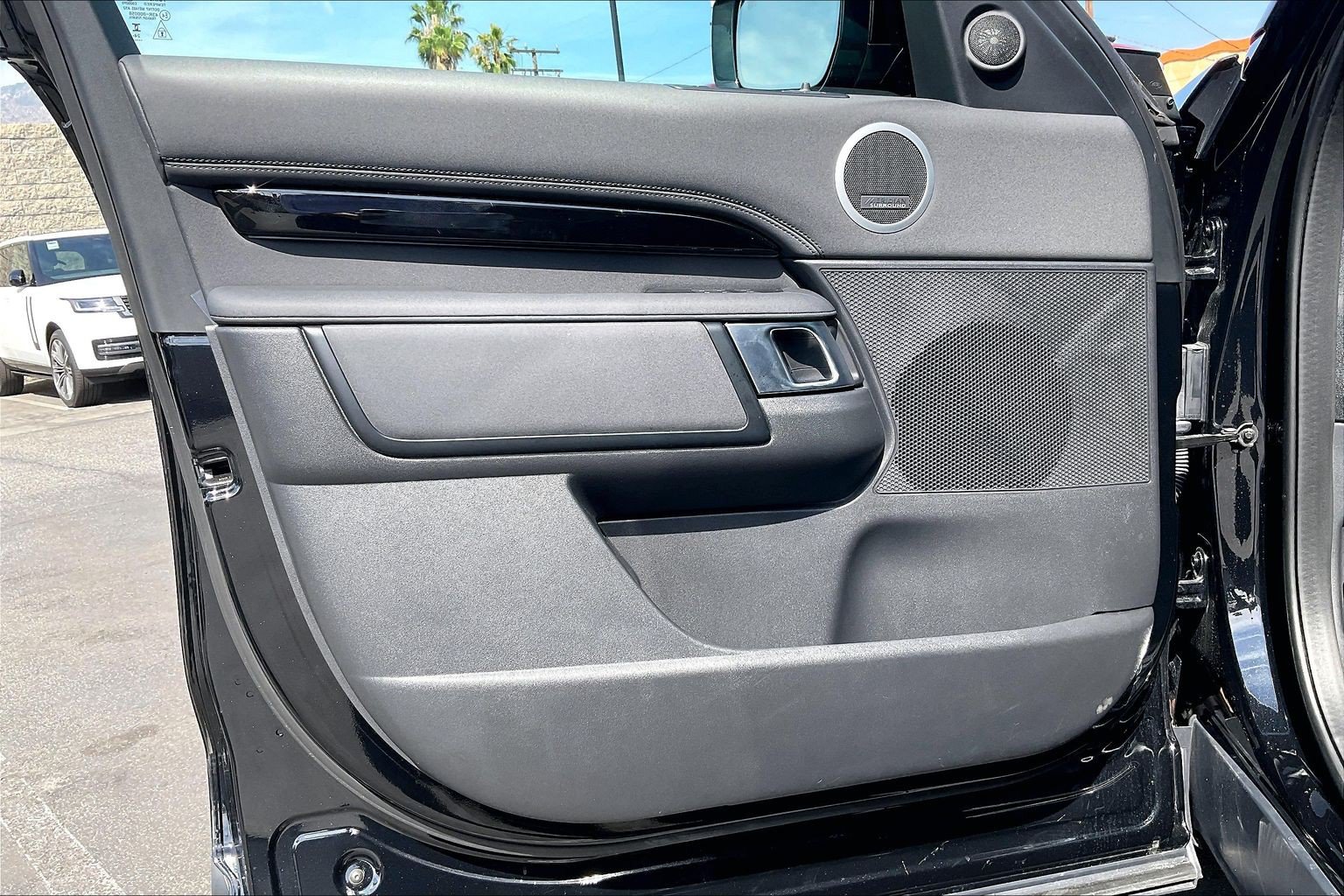 Certified 2025 Land Rover Discovery S AWD/4WD image 20