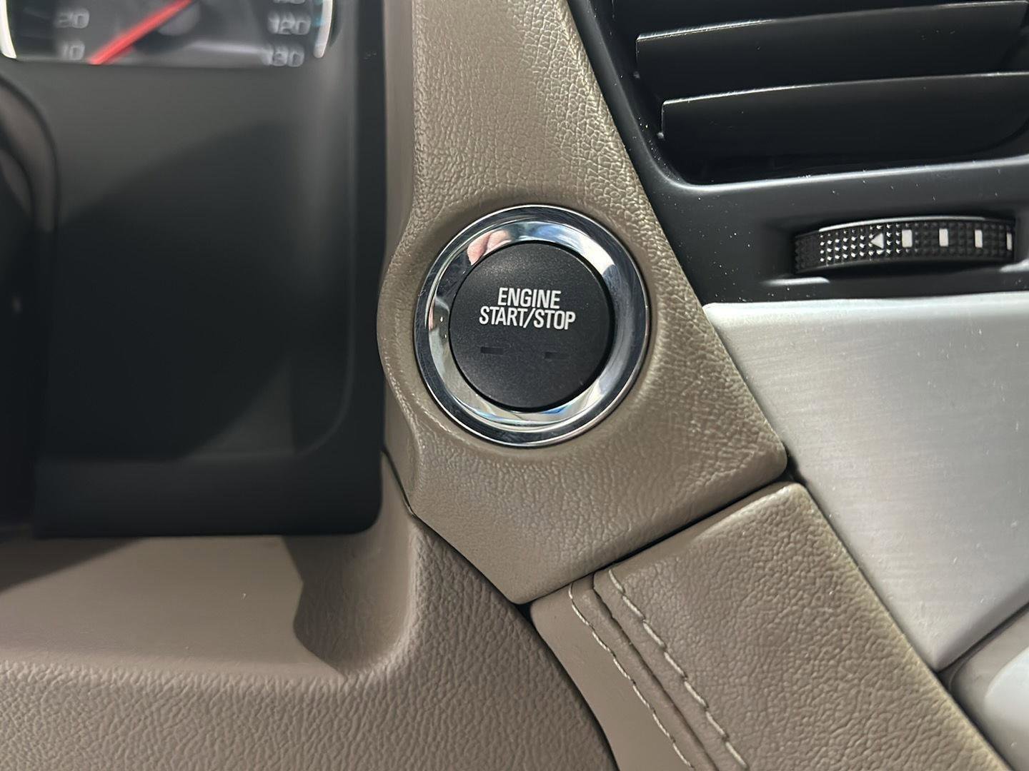 Used 2019 GMC Yukon SLT w/ Open Road Package image 15