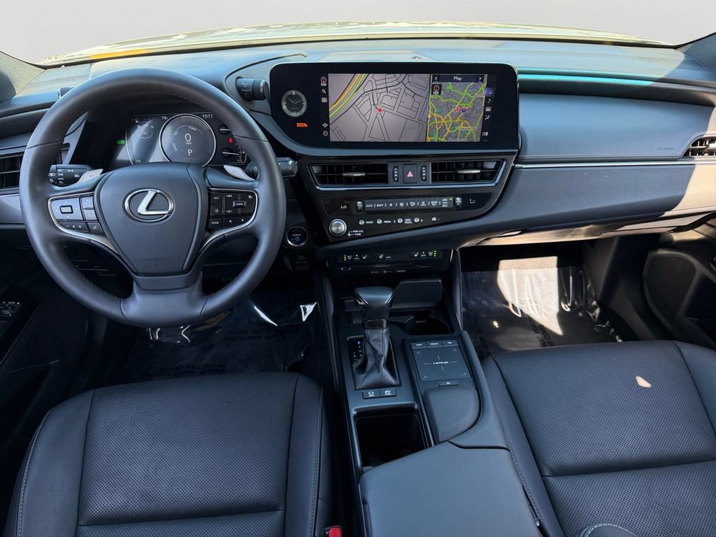 Certified 2022 Lexus ES 300h w/ Premium Package FWD image 13