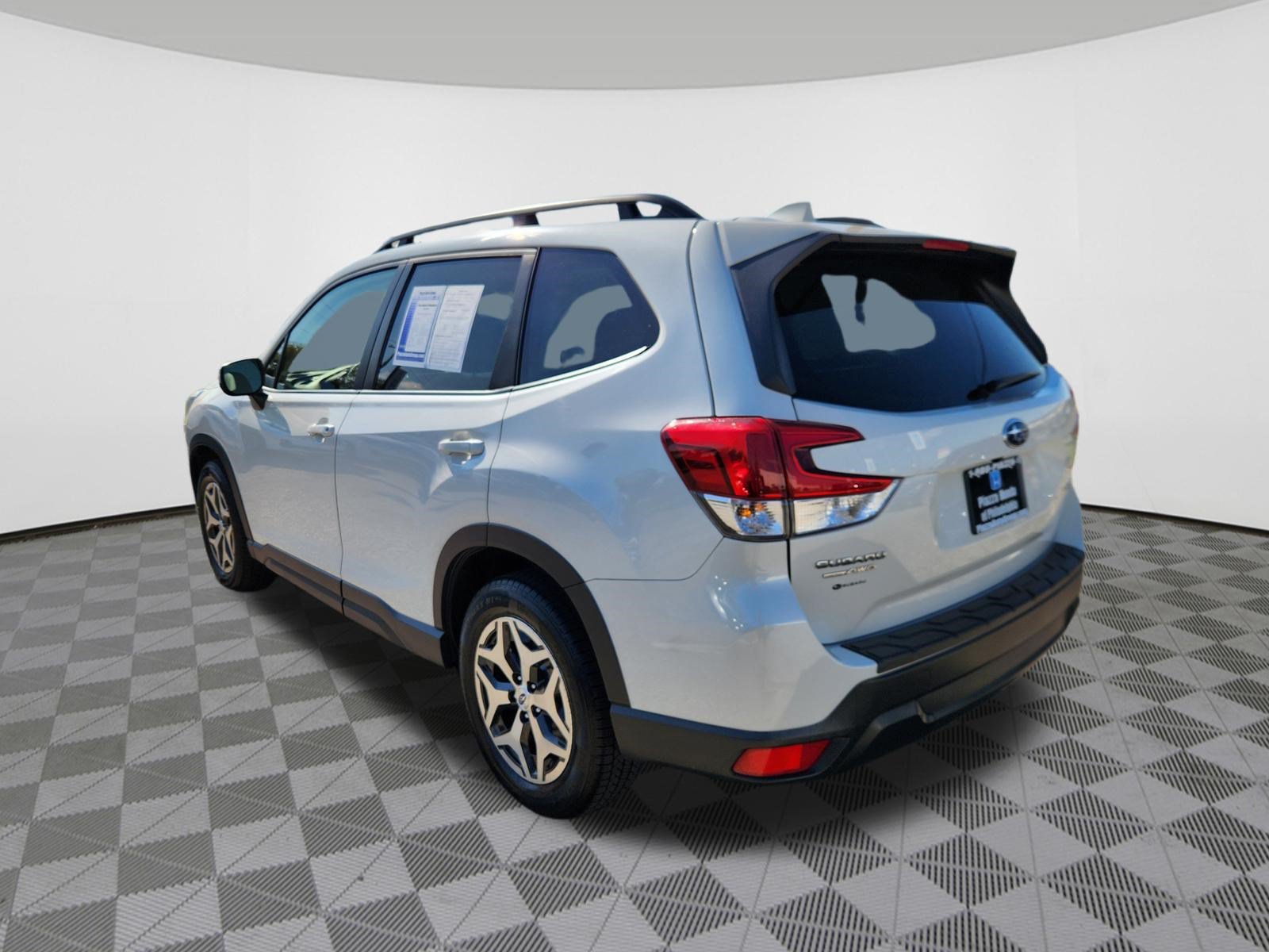 Used 2022 Subaru Forester Premium AWD/4WD image 3