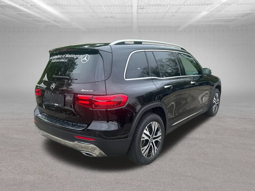 Used 2026 Mercedes-Benz GLB 250 4MATIC image 5