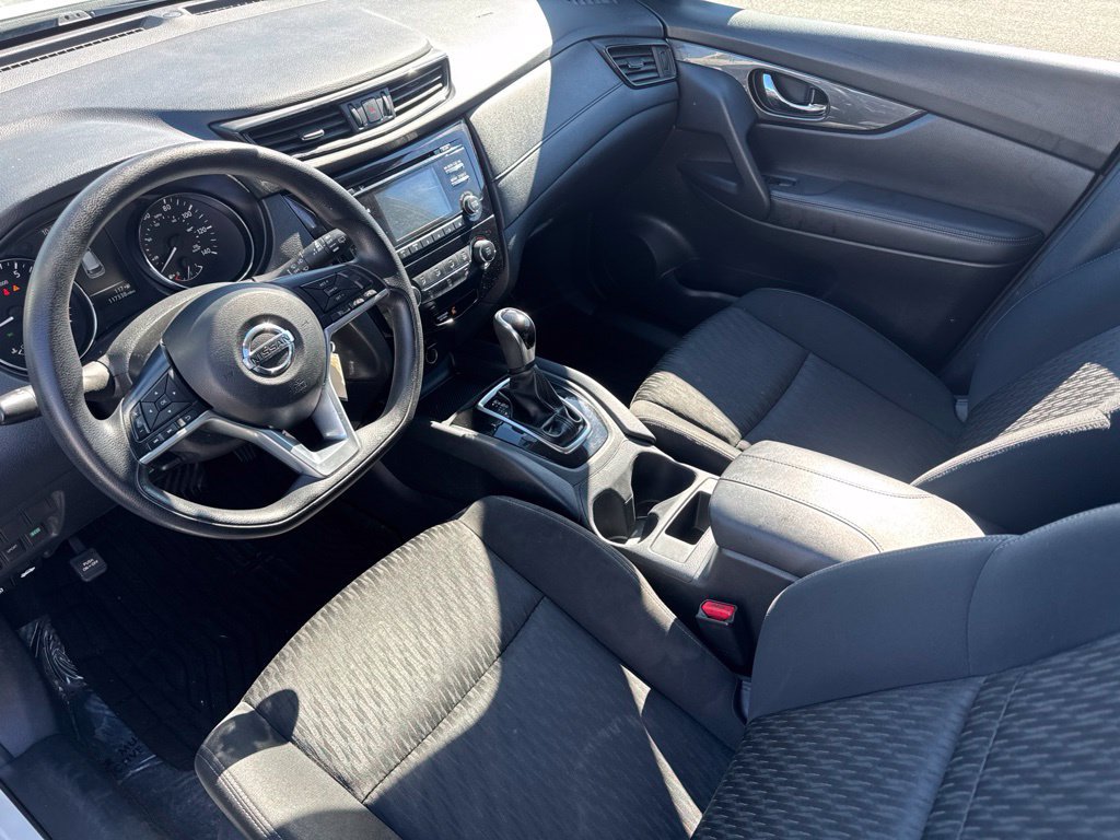 Used 2017 Nissan Rogue S w/ S Appearance Package AWD/4WD image 6