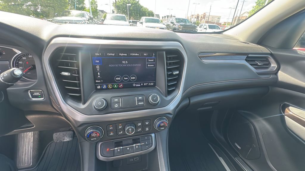 Used 2023 GMC Acadia AT4 w/ Preferred Package image 9
