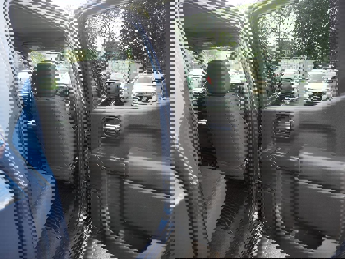 Used 2020 Chevrolet Silverado 1500 Custom w/ Custom Value Package image 26