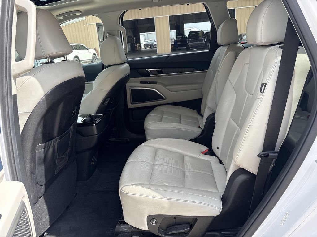 Used 2023 Kia Telluride EX w/ EX Captain's Chair Package AWD/4WD image 25