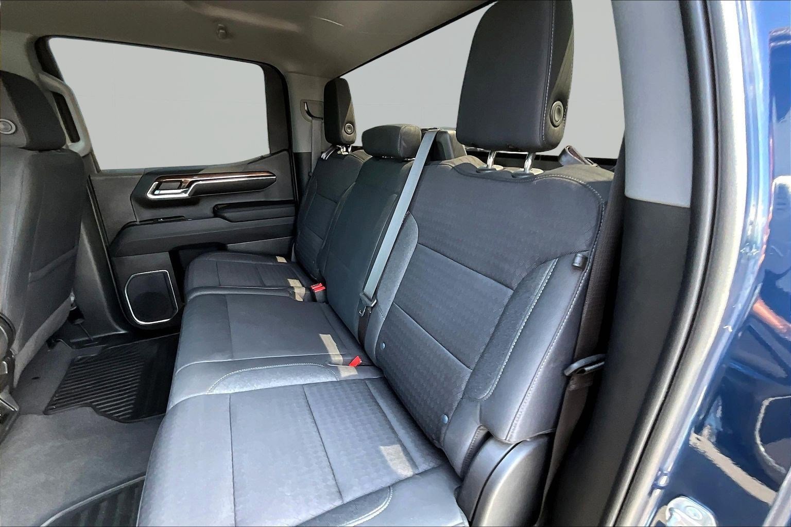 Used 2023 Chevrolet Silverado 1500 LT w/ Z71 Off-Road Package AWD/4WD image 22