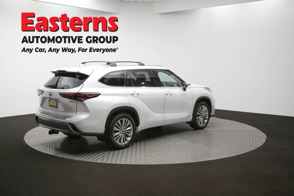 Used 2024 Toyota Highlander Platinum AWD/4WD image 47