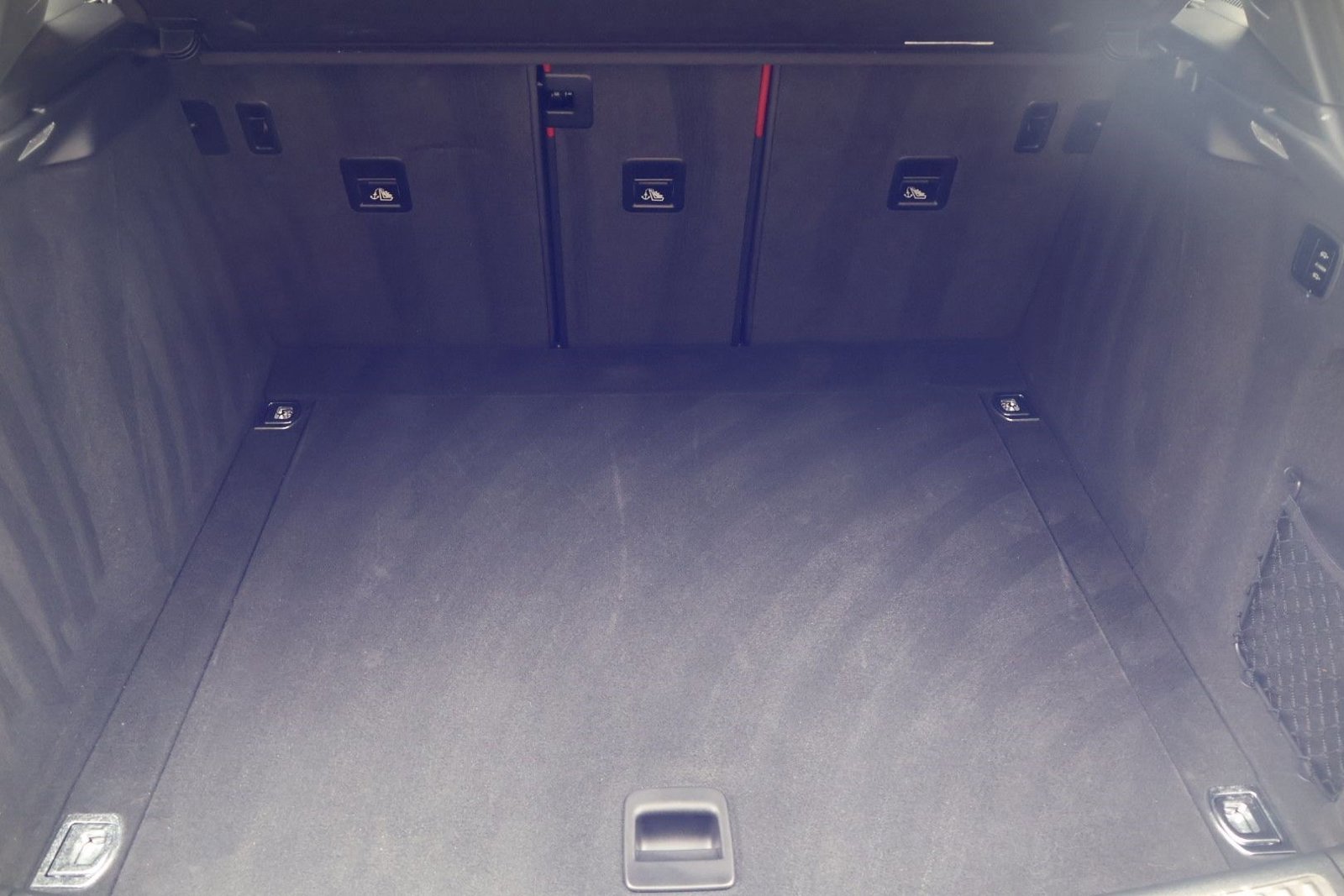 Certified 2025 Porsche Macan image 22