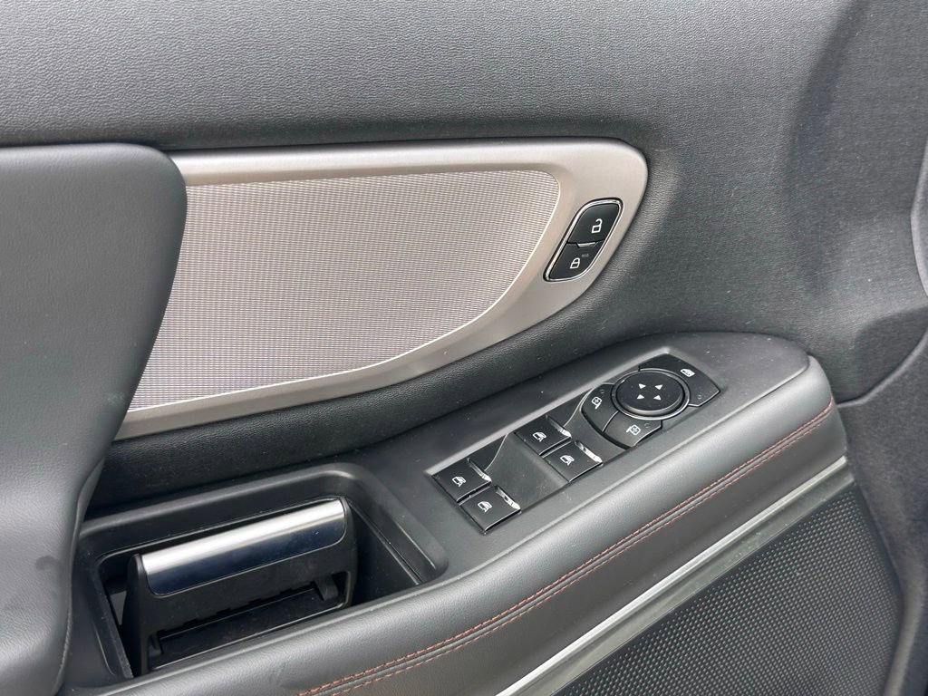 Used 2025 Ford Expedition Active image 16