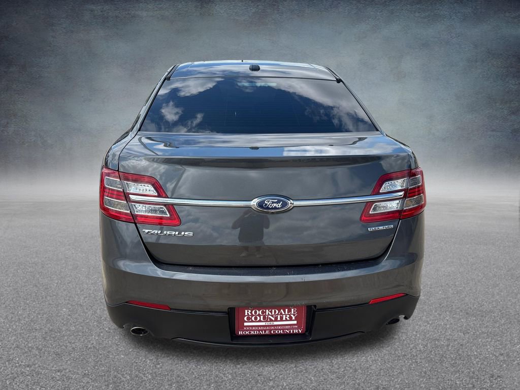 Used 2016 Ford Taurus SE FWD image 4