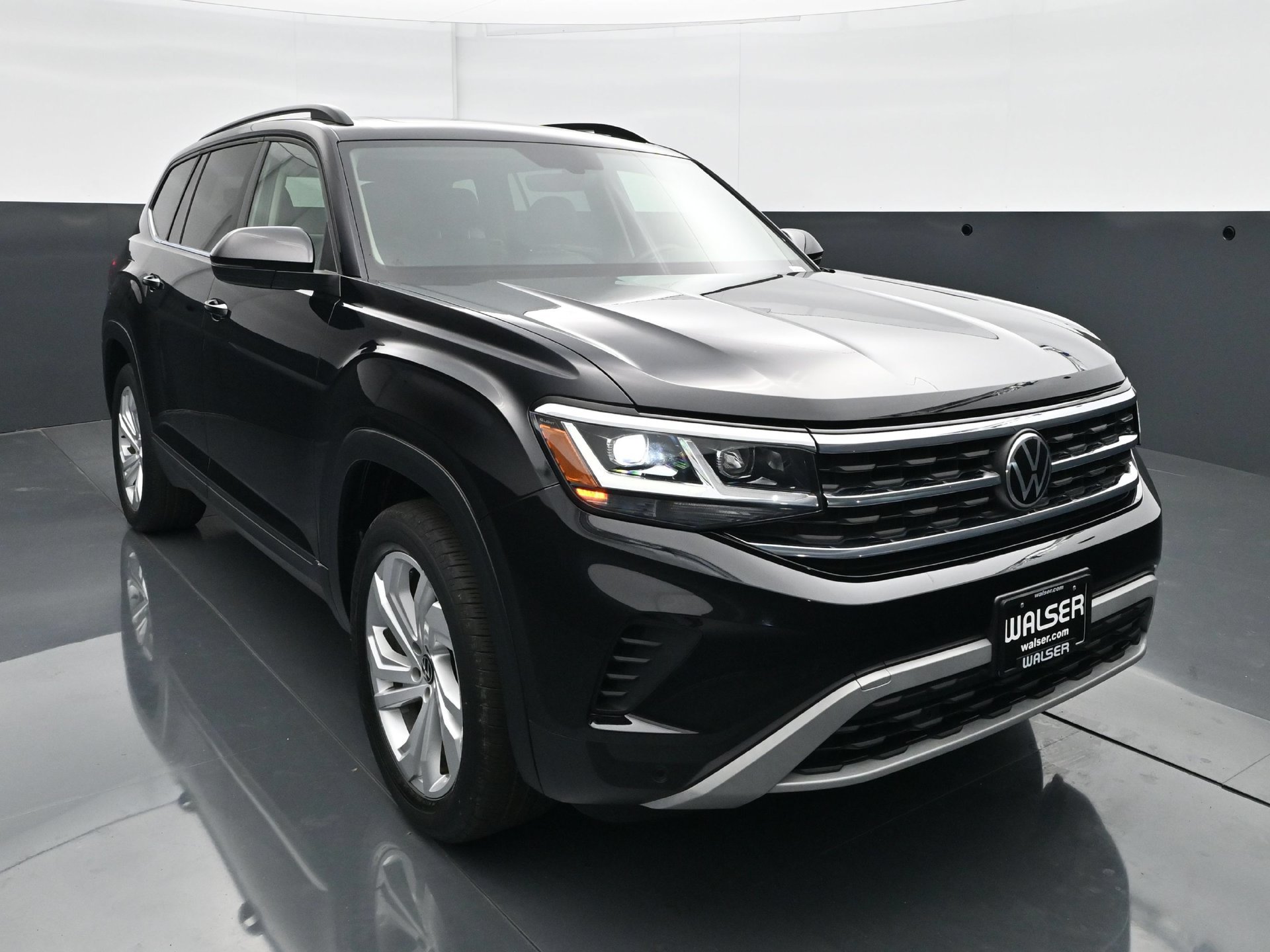 Used 2023 Volkswagen Atlas SE w/ Panoramic Sunroof Package AWD/4WD image 11