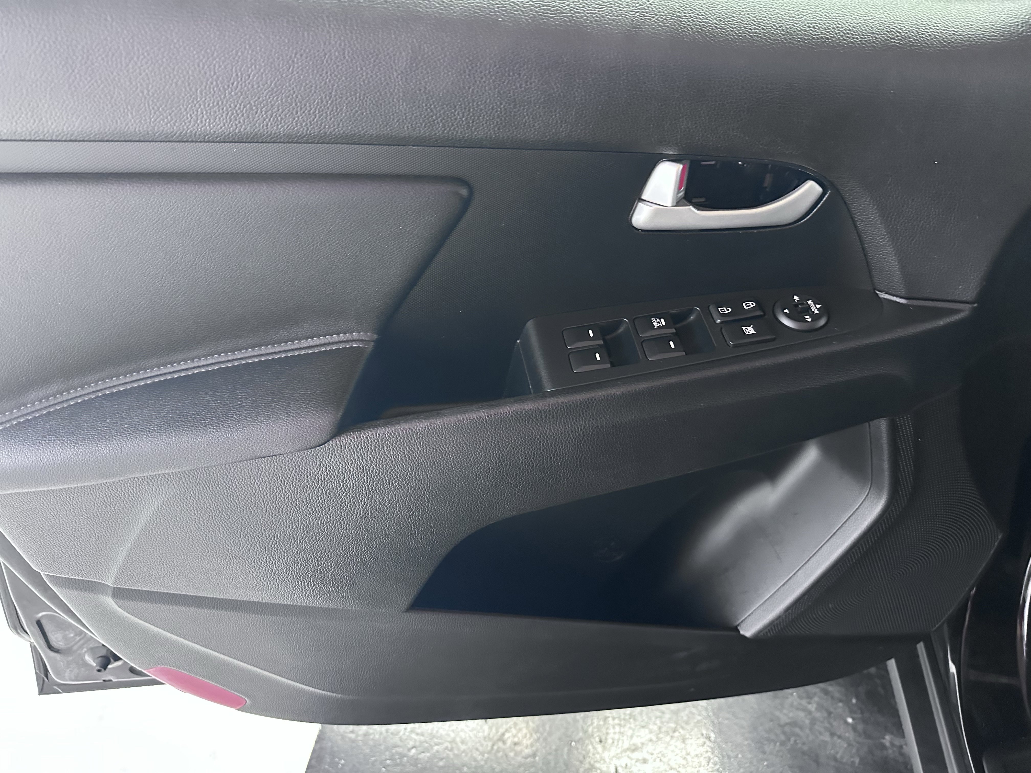 Used 2014 Kia Sportage LX image 40