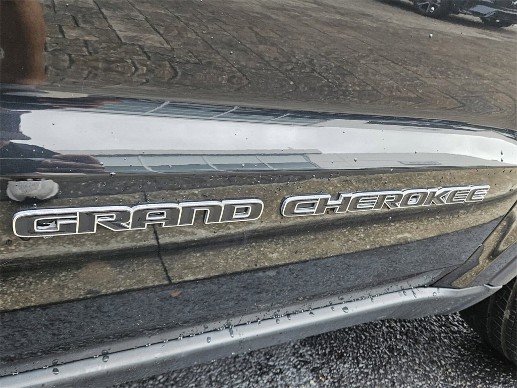 Used 2021 Jeep Grand Cherokee Laredo image 18