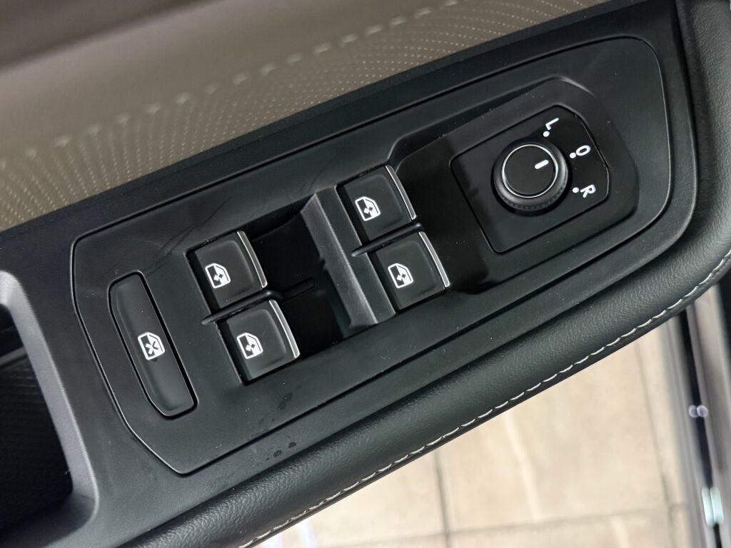 New 2026 Volkswagen Atlas SEL image 21