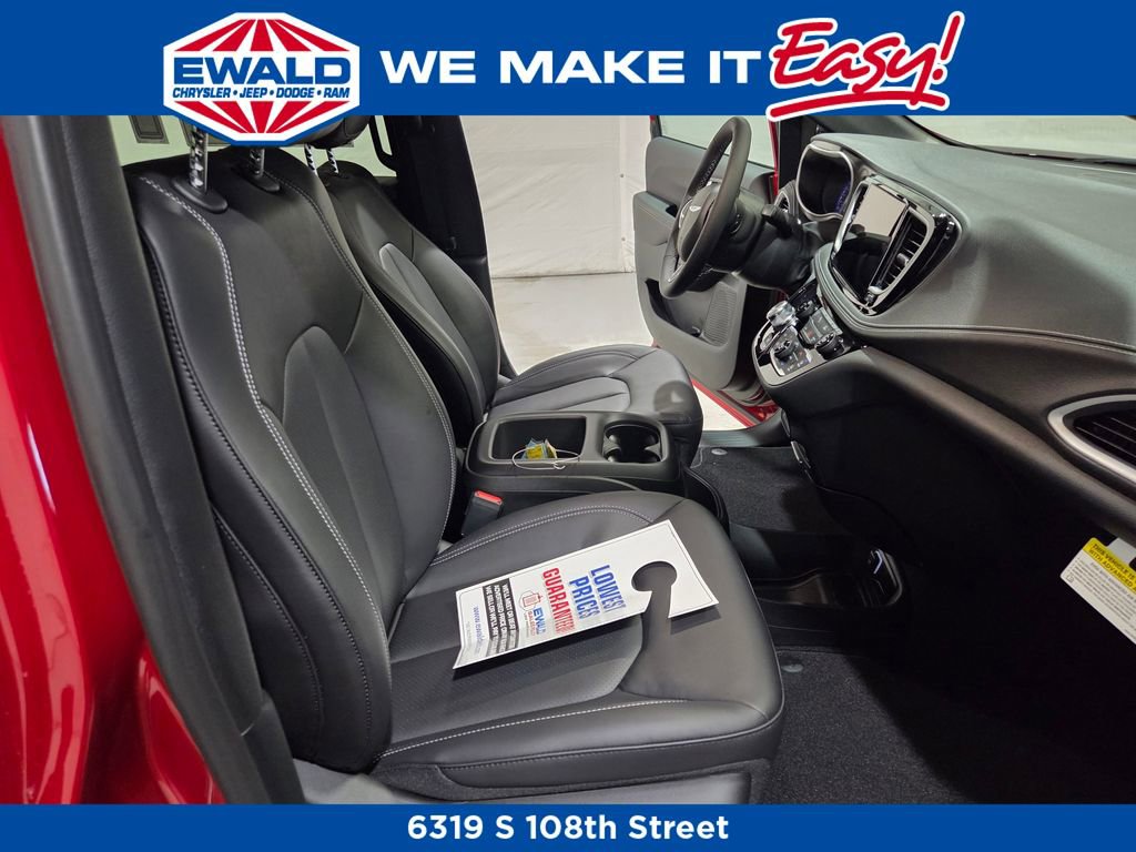 New 2026 Chrysler Pacifica Select FWD image 9