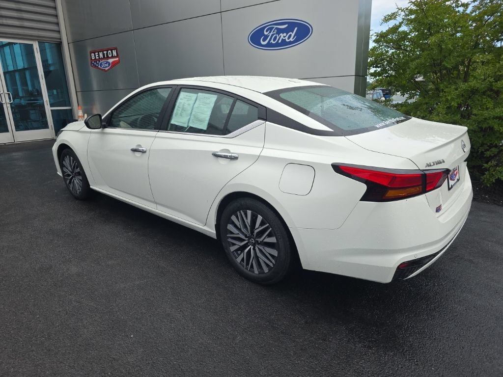 Used 2025 Nissan Altima 2.5 SV FWD image 8