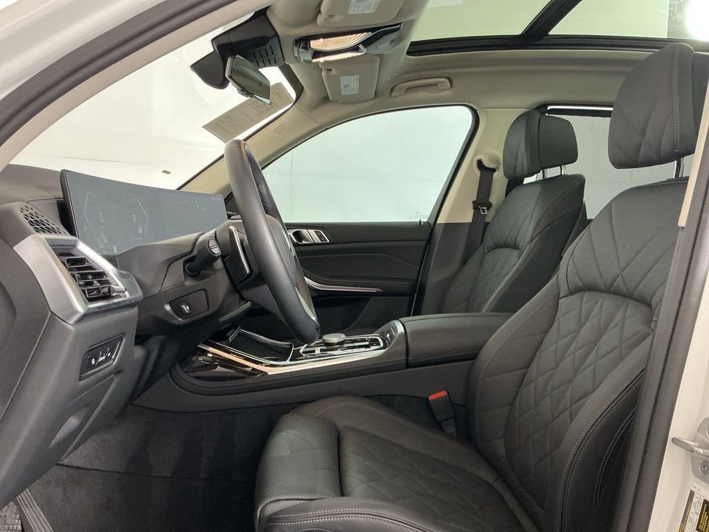 Certified 2025 BMW X7 xDrive40i w/ Premium Package image 23