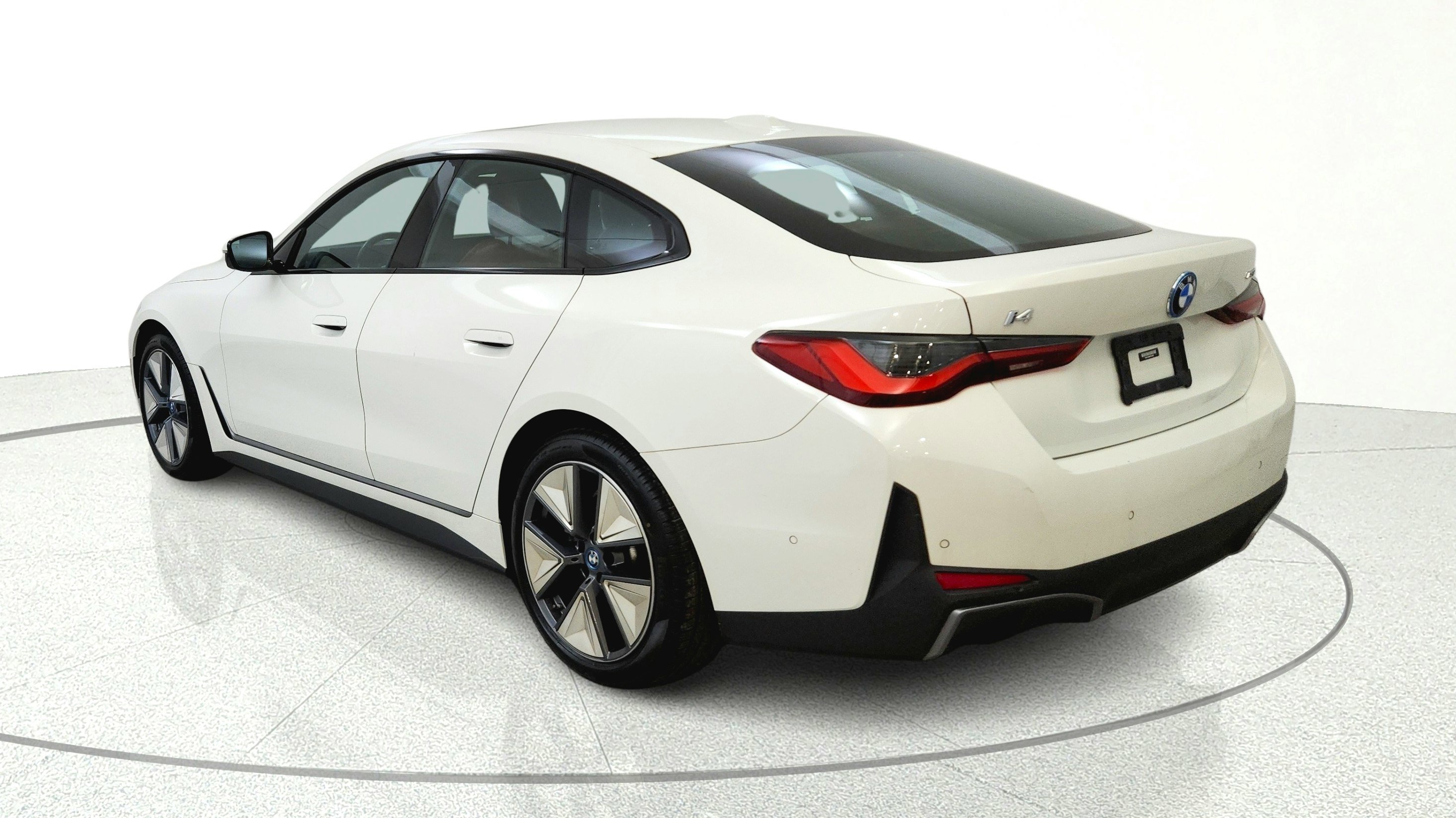 Used 2023 BMW i4 eDrive35 RWD image 5