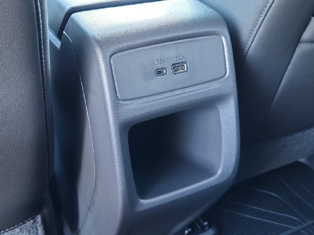 New 2026 Chevrolet Trax RS w/ Sunroof Package FWD image 16