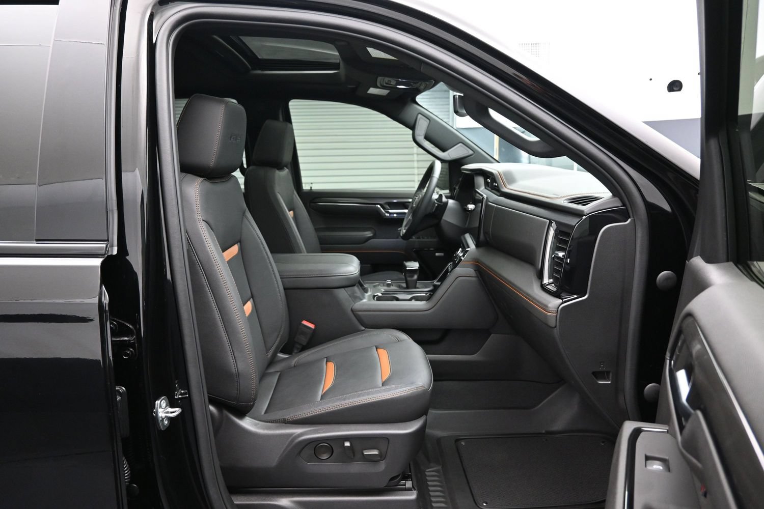 Used 2024 GMC Sierra 1500 AT4 w/ AT4 Preferred Package AWD/4WD image 13