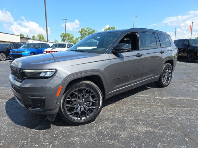 Used 2024 Jeep Grand Cherokee L Summit AWD/4WD image 2