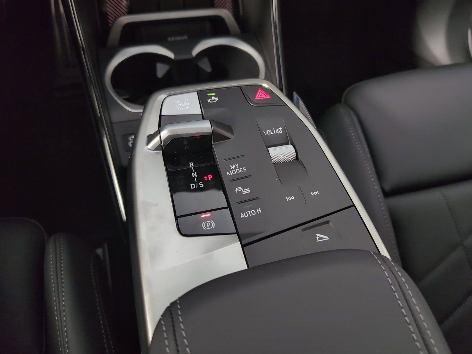 Used 2025 BMW X1 xDrive28i w/ Technology Package image 14